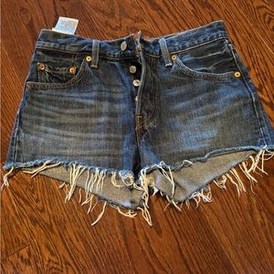 New condition Levi’s high waisted shorts